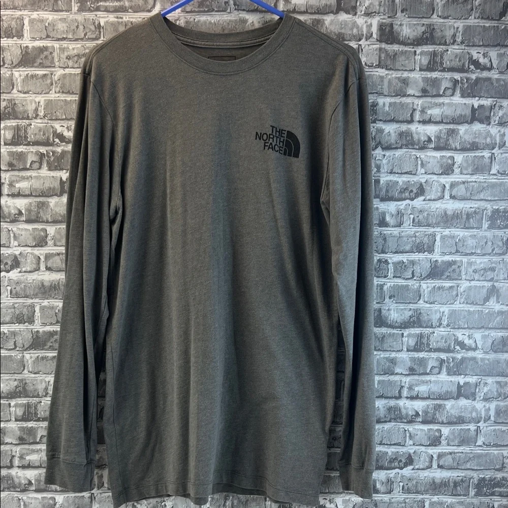The North Face Men's Charcoal Long Sleeve Tee‎